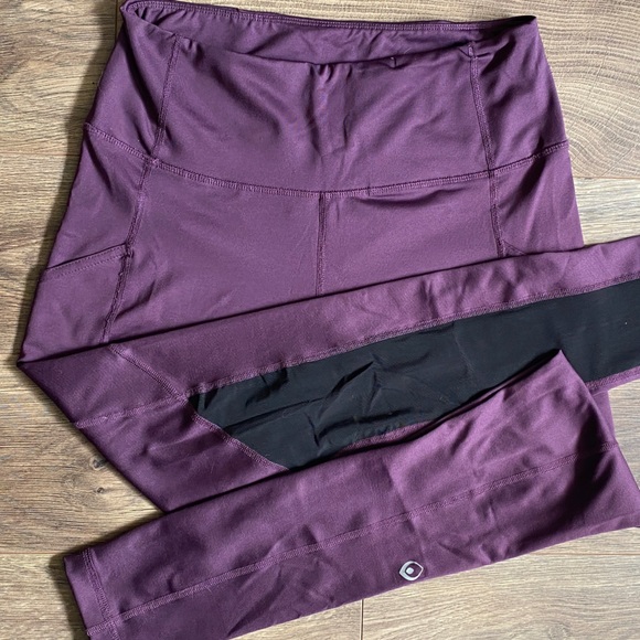 RECYCLED & SPF50 🇨🇦 Leggings - women’s 8 / medium - Picture 2 of 3